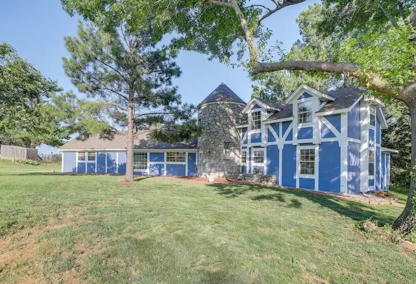 Lakefront Keystone Lake Gem: Kayaks, Deck & Grill