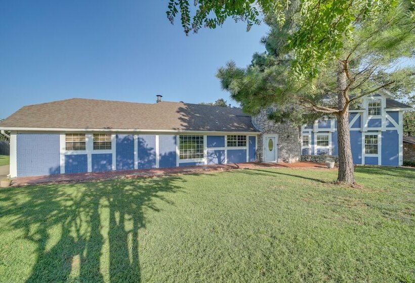 Lakefront Keystone Lake Gem: Kayaks, Deck & Grill