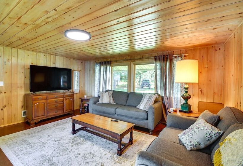 Lakefront Minnesota Escape W/ Fire Pit & Boat Dock