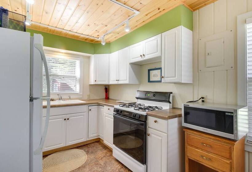 Lakefront Minnesota Escape W/ Fire Pit & Boat Dock