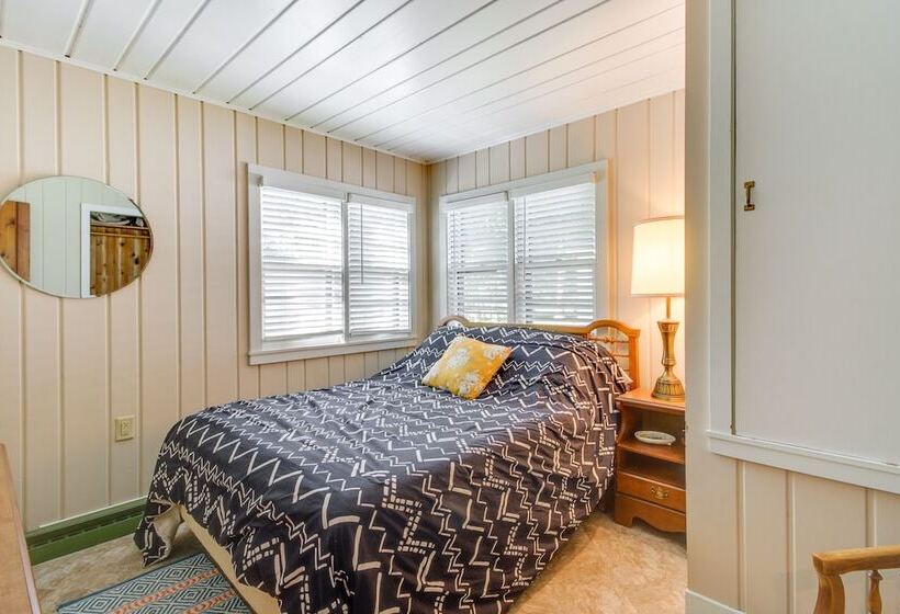 Lakefront Minnesota Escape W/ Fire Pit & Boat Dock