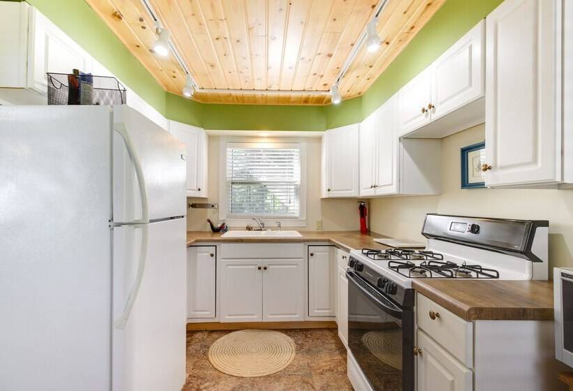 Lakefront Minnesota Escape W/ Fire Pit & Boat Dock