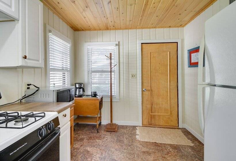 Lakefront Minnesota Escape W/ Fire Pit & Boat Dock