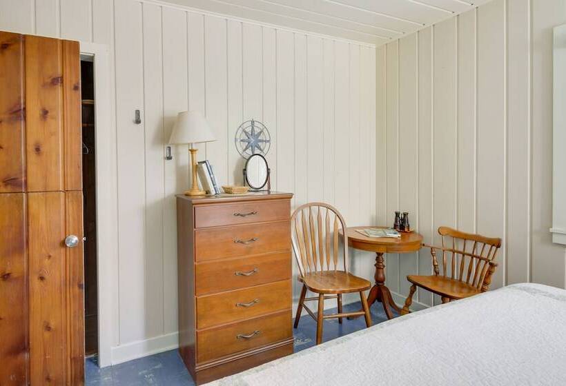 Lakefront Minnesota Escape W/ Fire Pit & Boat Dock