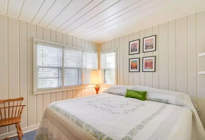 Lakefront Minnesota Escape W/ Fire Pit & Boat Dock