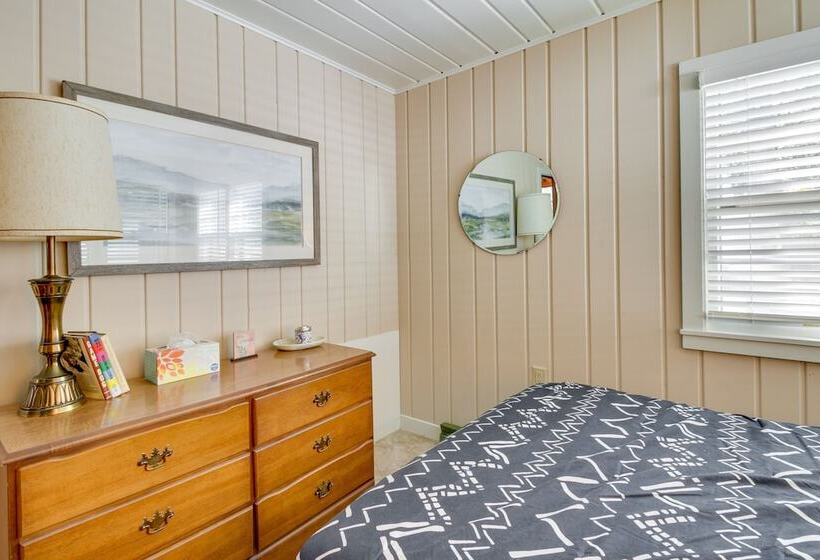 Lakefront Minnesota Escape W/ Fire Pit & Boat Dock