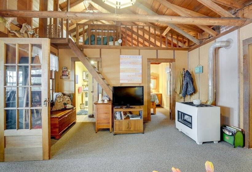 Lakefront Rhinelander Cabin W/ Boat Dock!