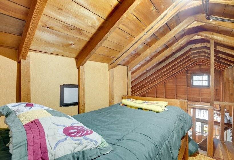 Lakefront Rhinelander Cabin W/ Boat Dock!