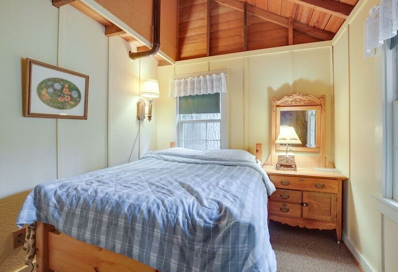 Lakefront Rhinelander Cabin W/ Boat Dock!