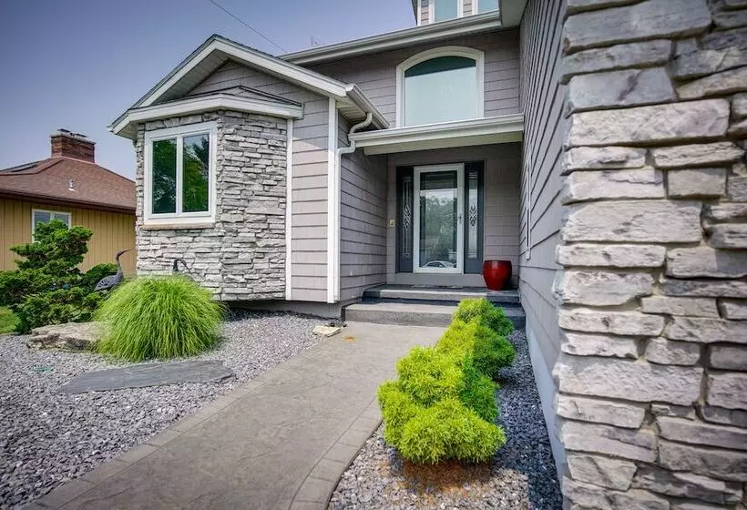 Lakefront Syracuse Home W/ Deck & Private Dock!