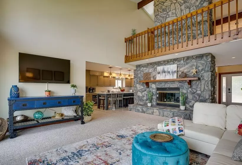 Lakefront Syracuse Home W/ Deck & Private Dock!