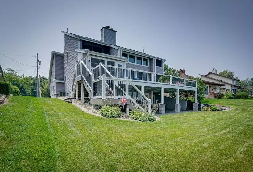 Lakefront Syracuse Home W/ Deck & Private Dock!