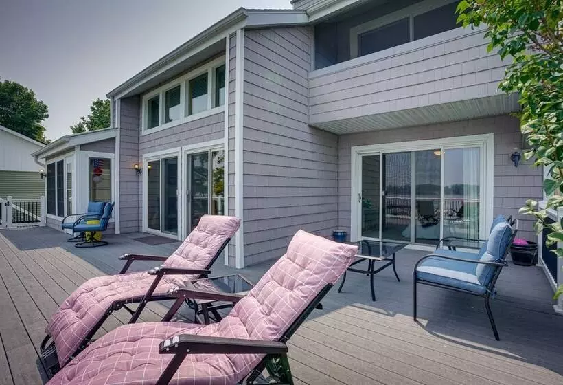 Lakefront Syracuse Home W/ Deck & Private Dock!