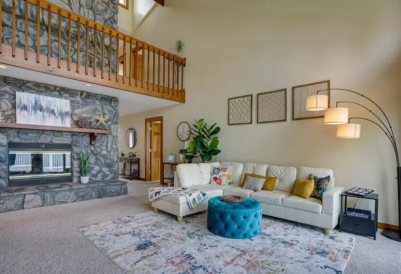 Lakefront Syracuse Home W/ Deck & Private Dock!