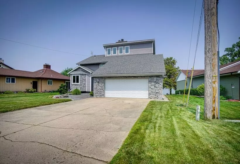 Lakefront Syracuse Home W/ Deck & Private Dock!