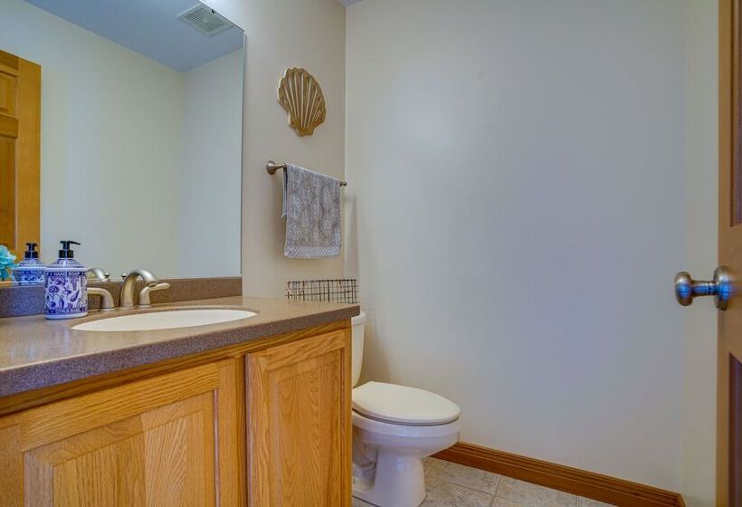 Lakefront Syracuse Home W/ Deck & Private Dock!