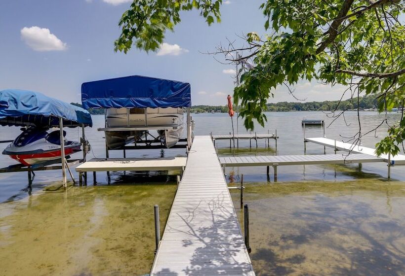 Lakefront Vandalia Home W/ Boat Dock & Gas Grill!