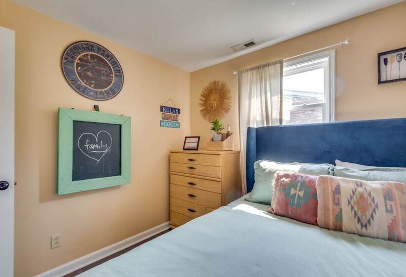 Modern Belmont Home ~ 2 Mi To Historic Downtown!