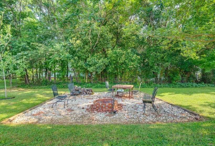 Modern Belmont Home ~ 2 Mi To Historic Downtown!