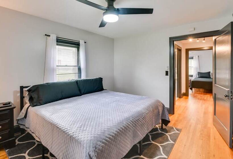 Mullens Home   Close To Hatfield Mccoy Trailhead!