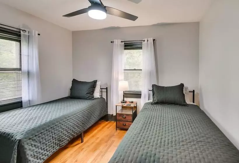 Mullens Home   Close To Hatfield Mccoy Trailhead!