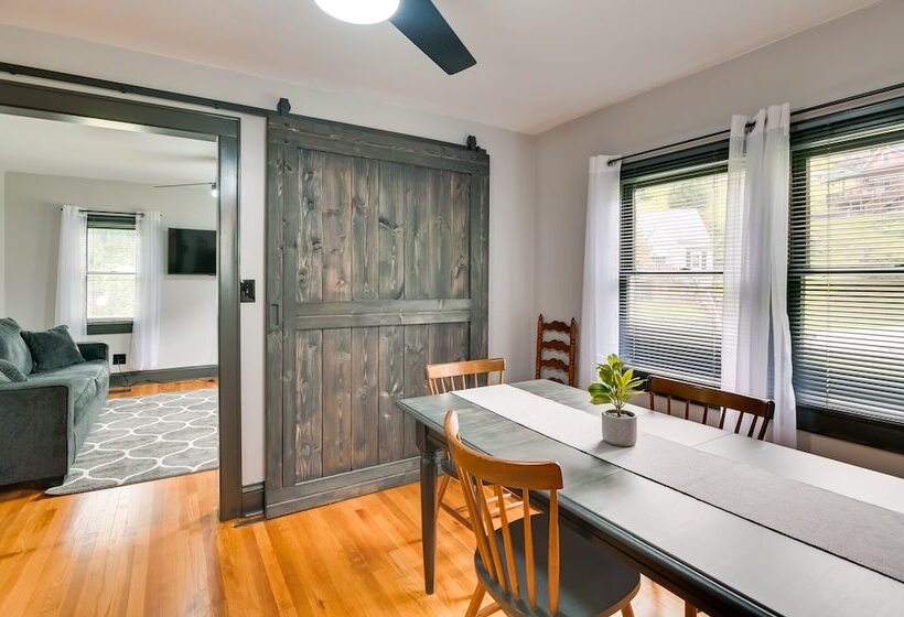 Mullens Home   Close To Hatfield Mccoy Trailhead!