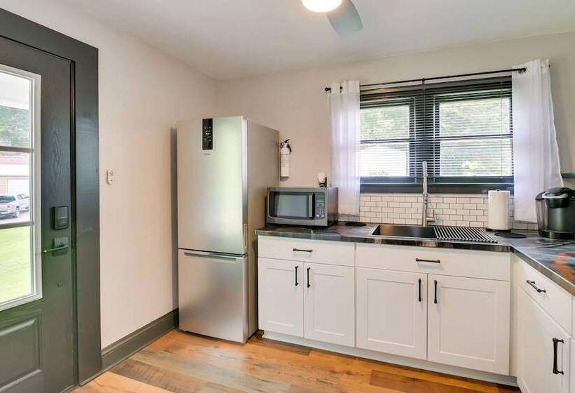 Mullens Home   Close To Hatfield Mccoy Trailhead!