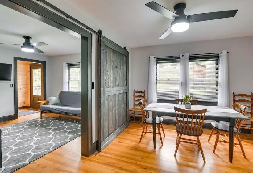 Mullens Home   Close To Hatfield Mccoy Trailhead!