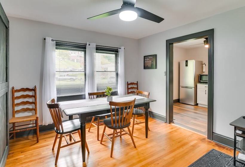 Mullens Home   Close To Hatfield Mccoy Trailhead!