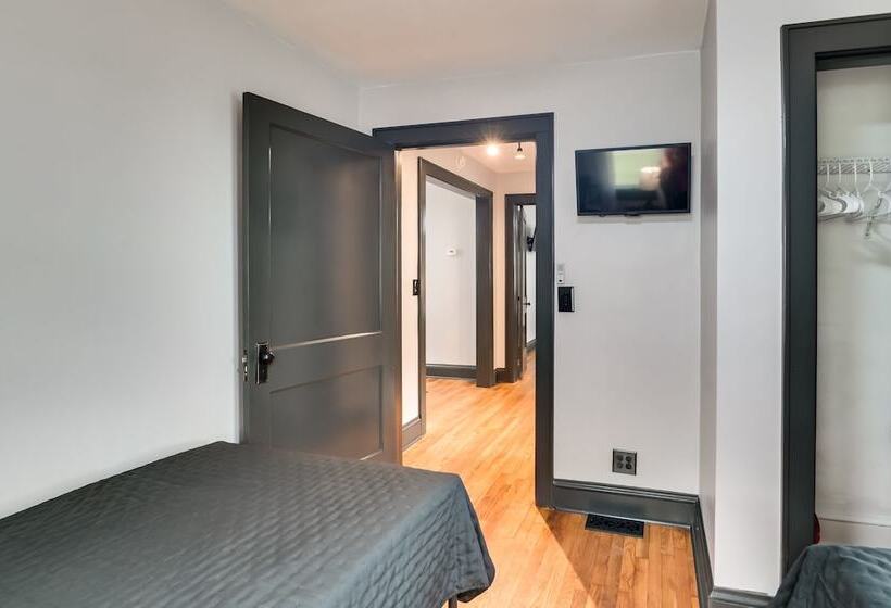 Mullens Home   Close To Hatfield Mccoy Trailhead!