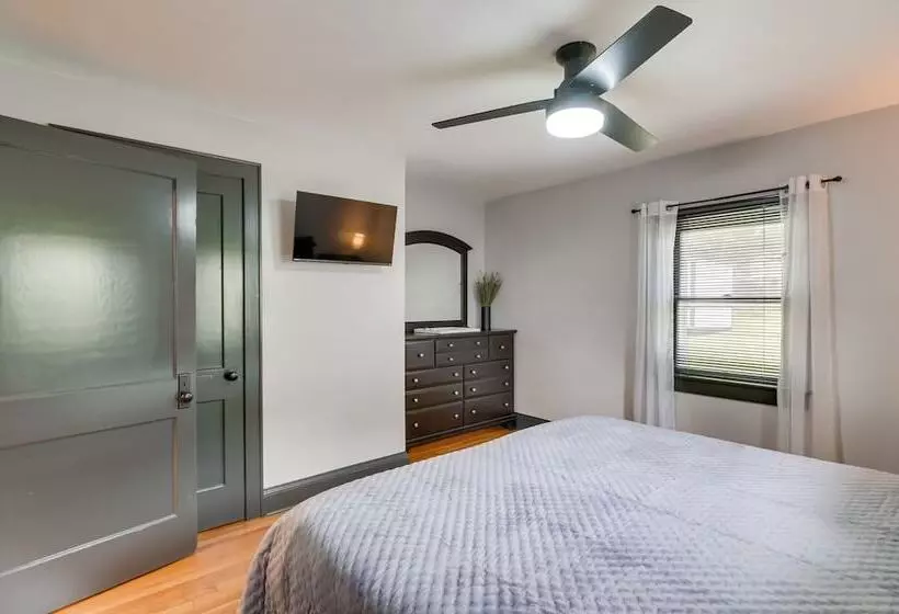 Mullens Home   Close To Hatfield Mccoy Trailhead!