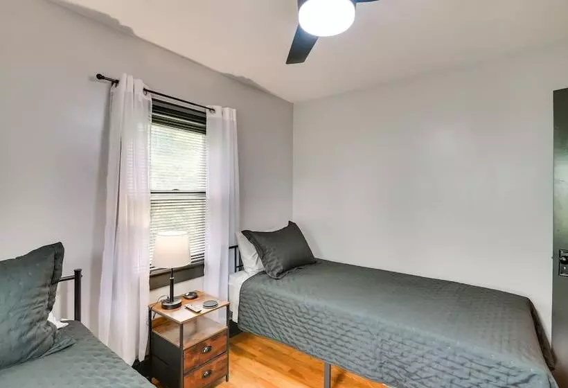 Mullens Home   Close To Hatfield Mccoy Trailhead!