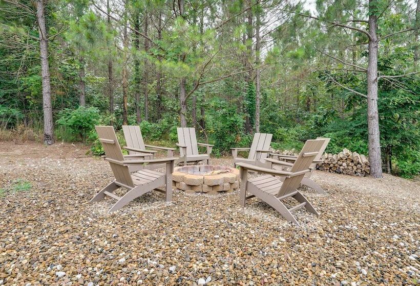 Painted Sky  Modern Broken Bow Cabin W/ Hot Tub!
