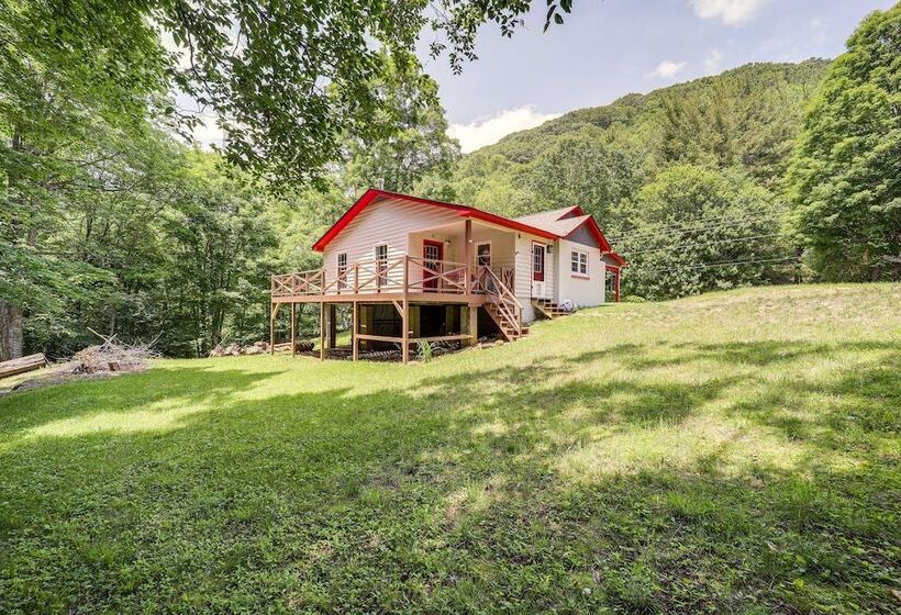 On Site Stream: Serene Cottage In Bakersville!