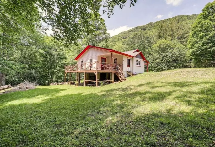 On Site Stream: Serene Cottage In Bakersville!