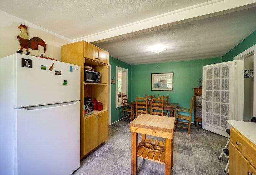 On Site Stream: Serene Cottage In Bakersville!