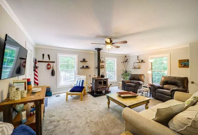 On Site Stream: Serene Cottage In Bakersville!
