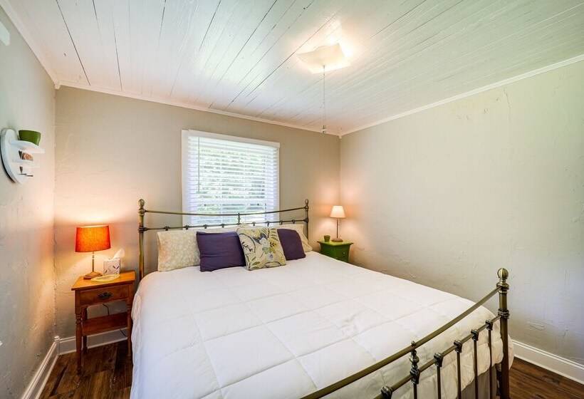 On Site Stream: Serene Cottage In Bakersville!