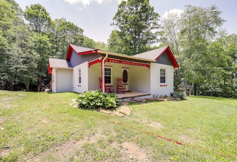 On Site Stream: Serene Cottage In Bakersville!