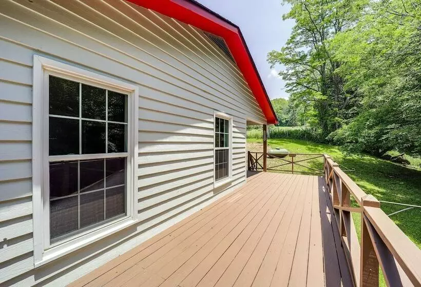 On Site Stream: Serene Cottage In Bakersville!