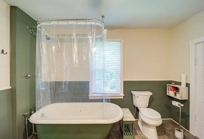 On Site Stream: Serene Cottage In Bakersville!