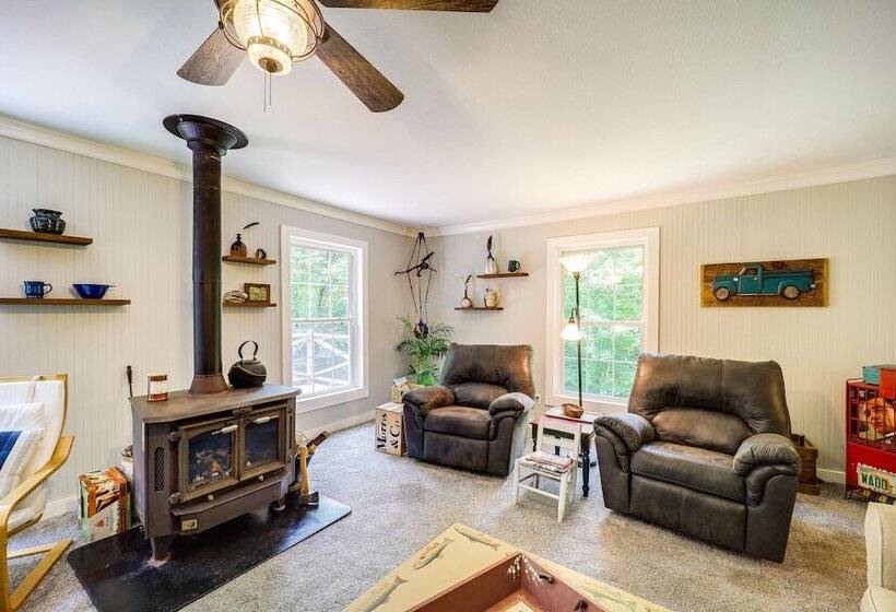 On Site Stream: Serene Cottage In Bakersville!