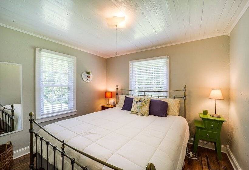 On Site Stream: Serene Cottage In Bakersville!