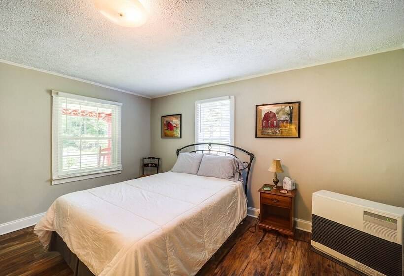 On Site Stream: Serene Cottage In Bakersville!