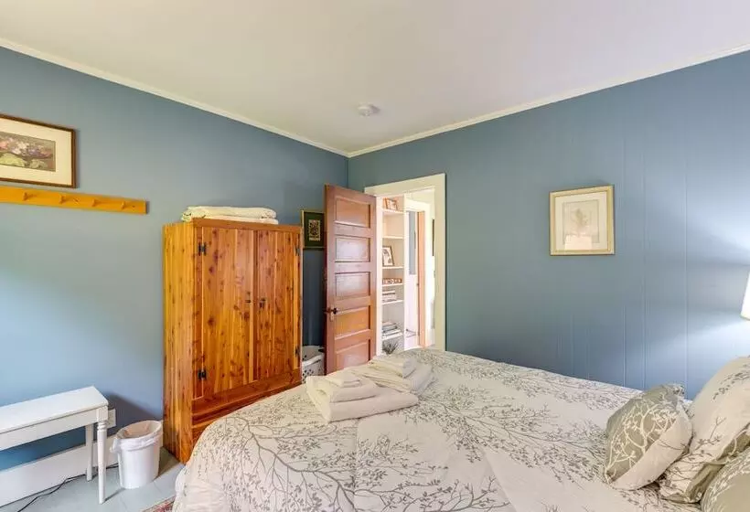 Pet Friendly Coastal Maine Cottage By Northern Bay