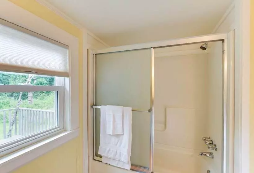 Pet Friendly Coastal Maine Cottage By Northern Bay