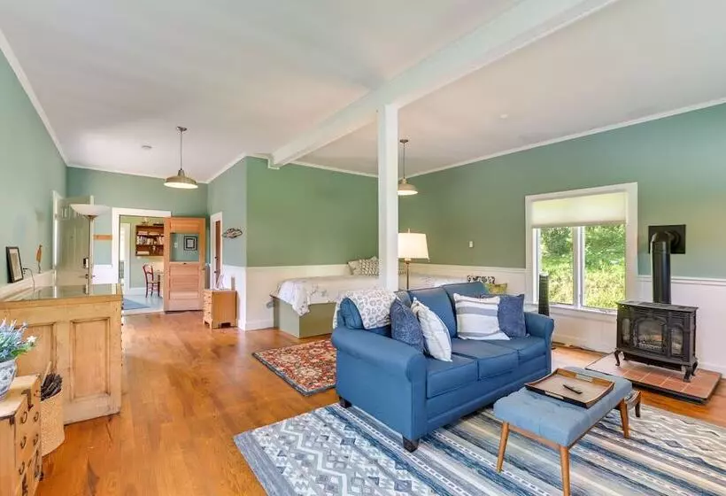 Pet Friendly Coastal Maine Cottage By Northern Bay