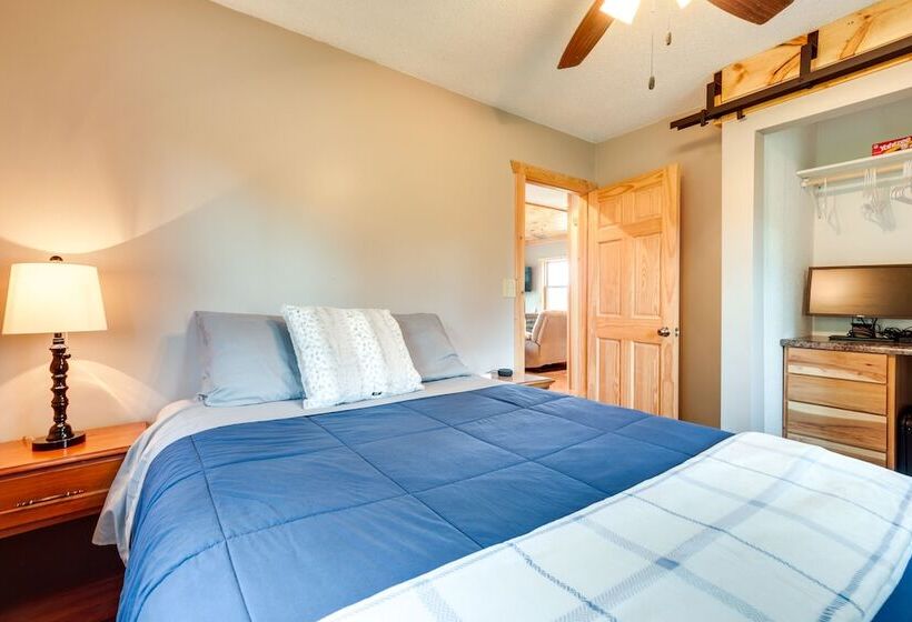 Pet Friendly Iron River Cabin With Fire Pit!