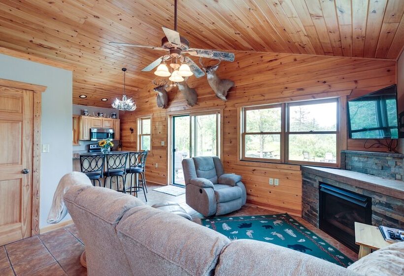 Pet Friendly Iron River Cabin With Fire Pit!