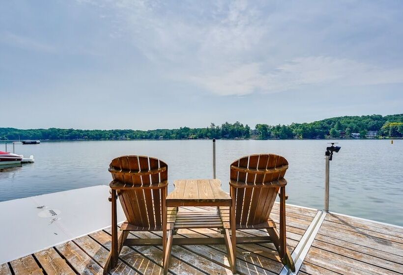 Queensbury Lakefront Home: Screened Porch & Views!